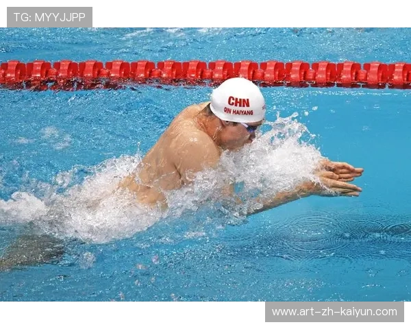 男子蛙泳对抗赛竞争激烈，多名队员成绩接近